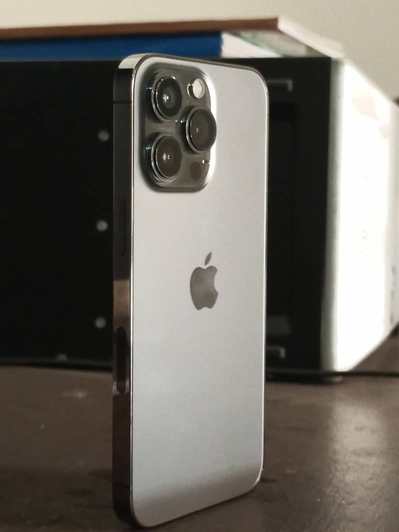 Apple iPhone 13 Pro 0