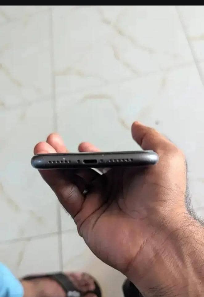 Apple iPhone 11 0