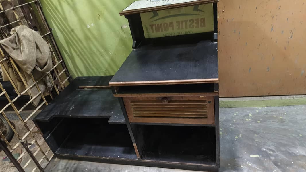 Computer table 1