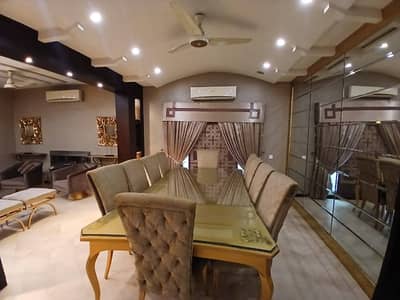 2Kanal Ultra Modern Beautiful Benglow Available For Sale phase 3 Near Park