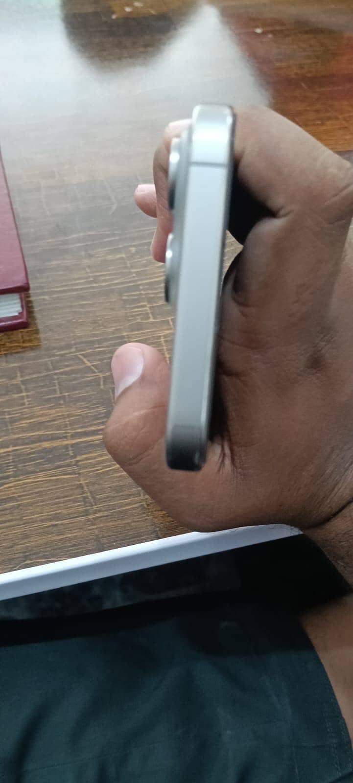Apple iPhone 15 Pro Max 4