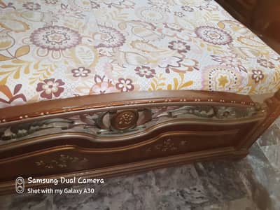 double  jambo  size  bed  with  dressing  Table   and   Two   side  Ta