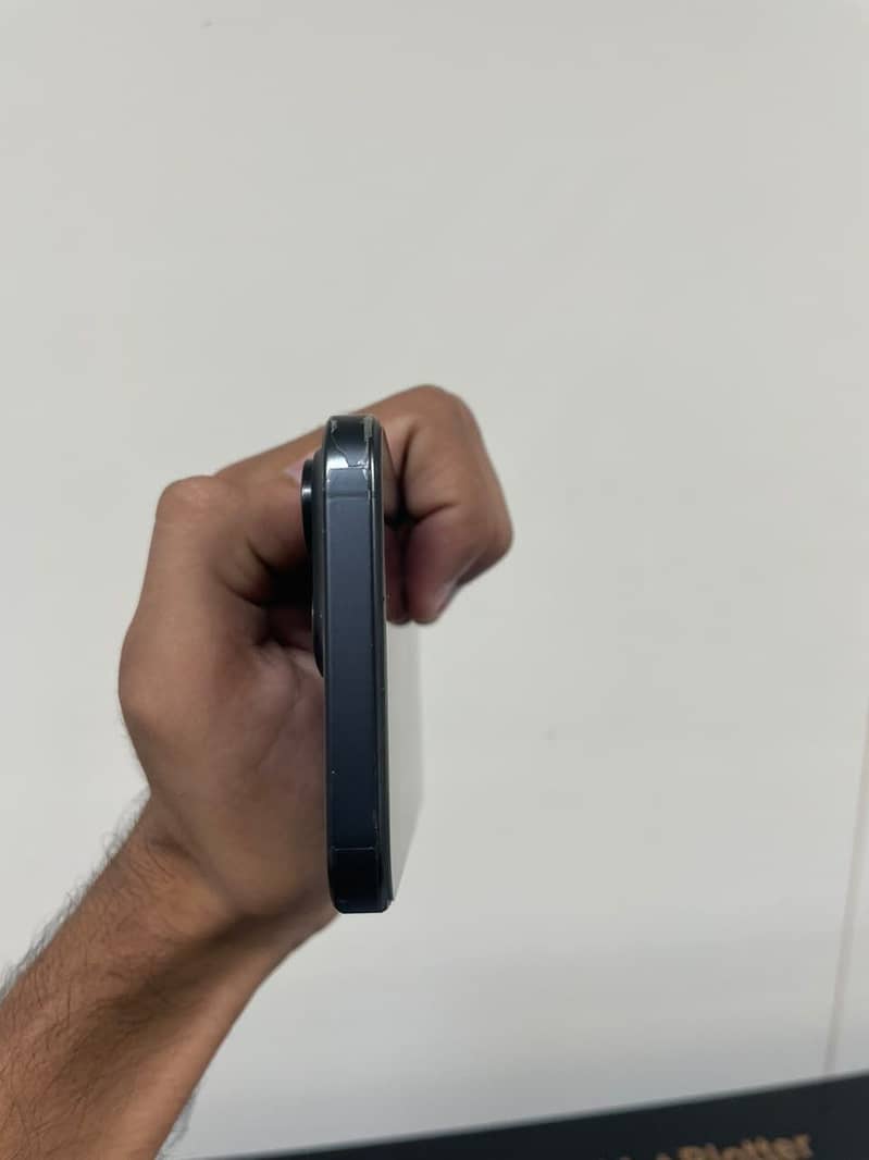 Apple iPhone 15 Pro Max 1