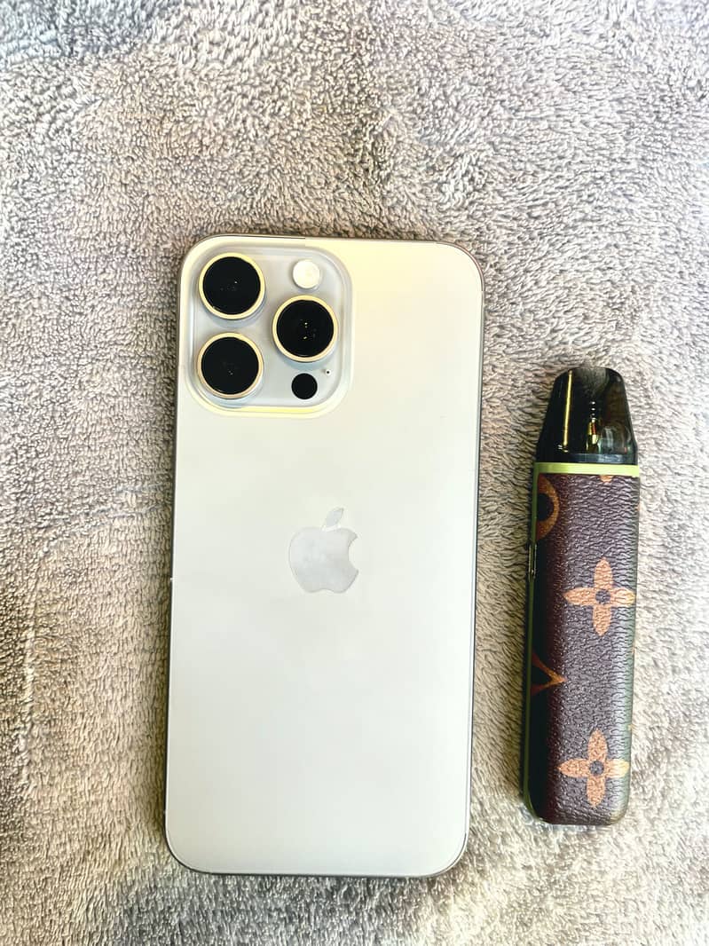 Apple iPhone 15 Pro Max 3
