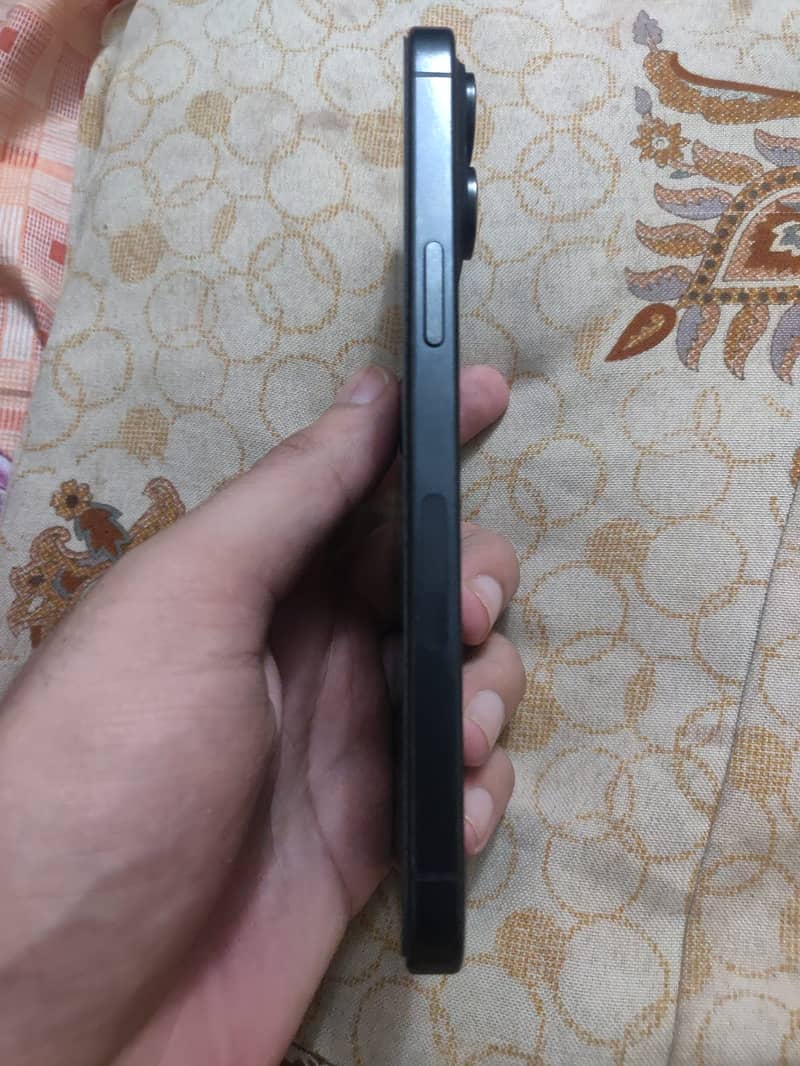 Apple iPhone 15 Pro Max 5