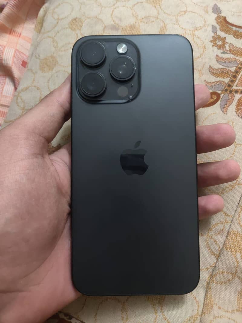 Apple iPhone 15 Pro Max 7