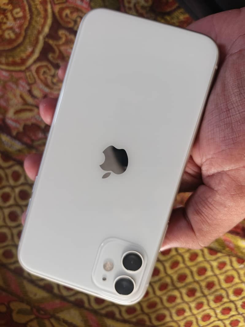 Apple iPhone 11 0