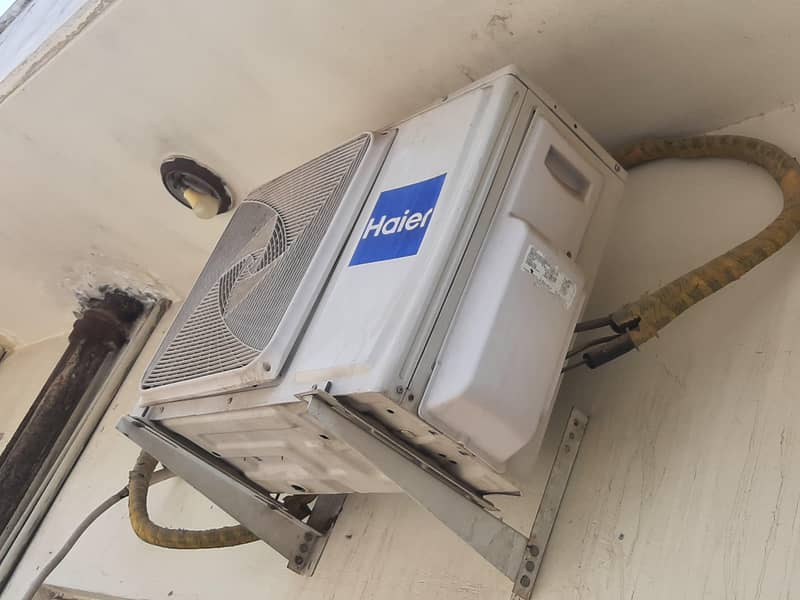 2 tons split AC/DC invertors . . 2 ACs 2
