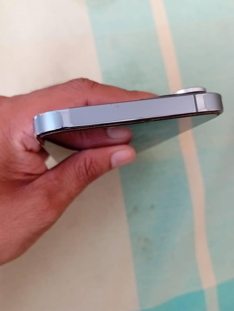 Apple iPhone 13 Pro Max 2