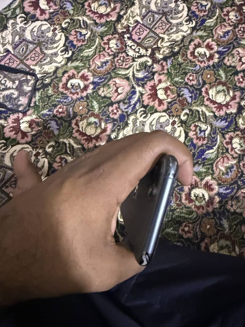Apple iPhone 11 Pro 5