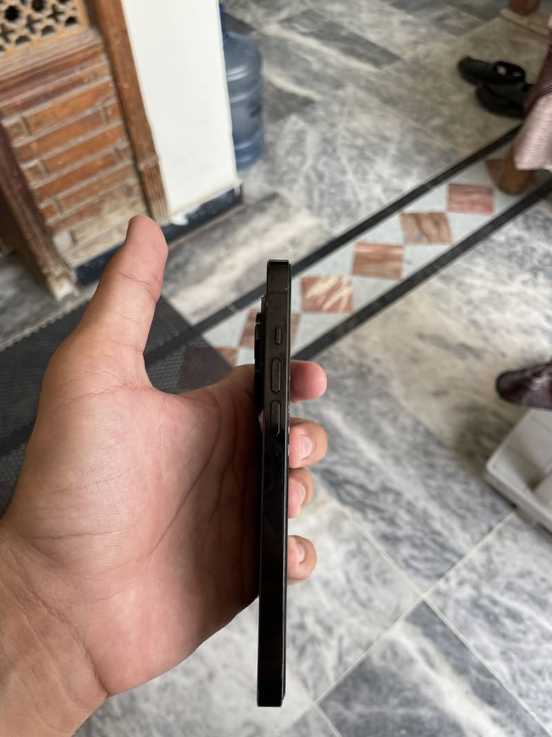Apple iPhone 14 Pro 1