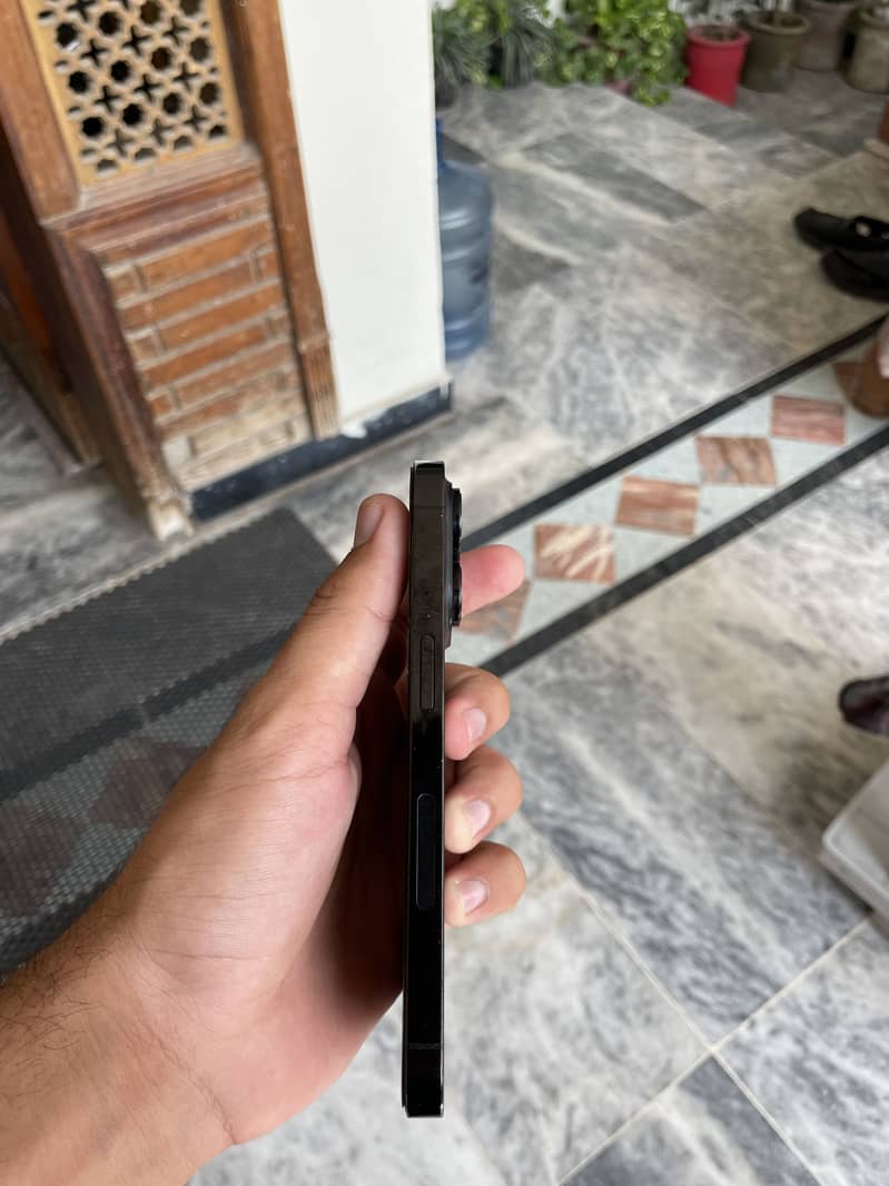 Apple iPhone 14 Pro 4
