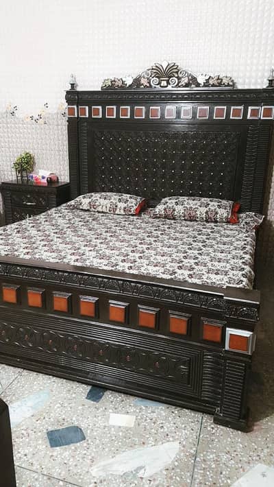 dabal bed and single table and shokas for sale urgent