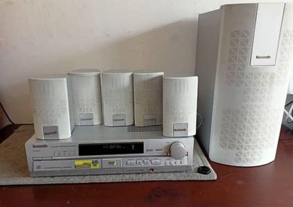 Panasonic SA-HT80 5 Disc DVD Home