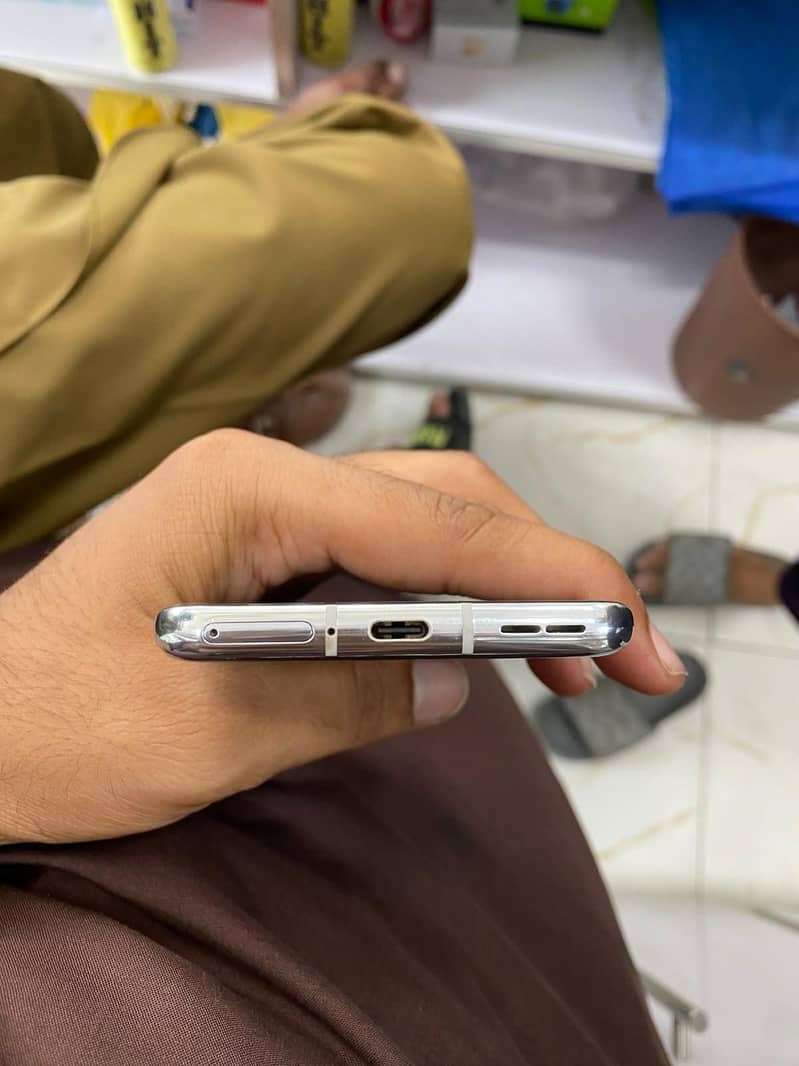 One Plus 9 pro 5g 3