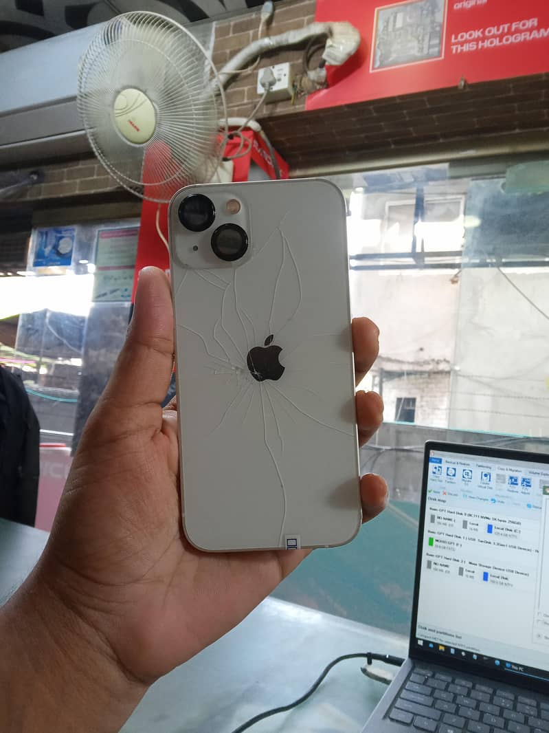 Apple iPhone 13 3