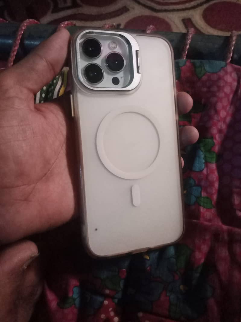 Apple iPhone 13 Pro Max 1