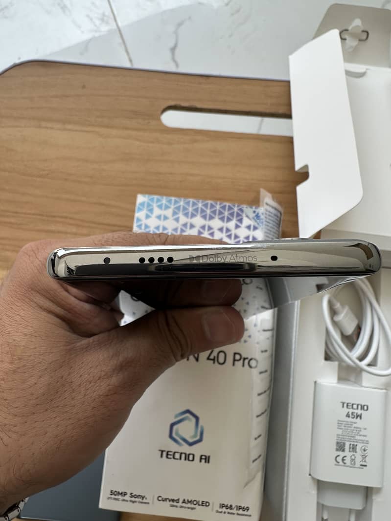 Tecno CAMON 40 Pro 7