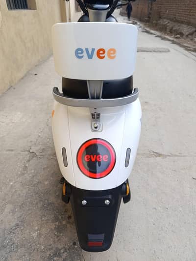 Electric Scooty Evee Nisa