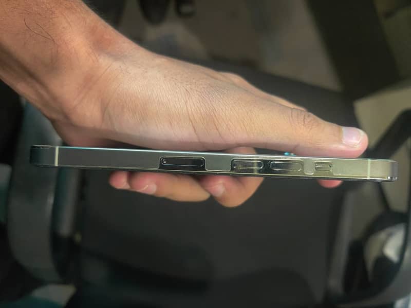 Apple iPhone 13 Pro 1