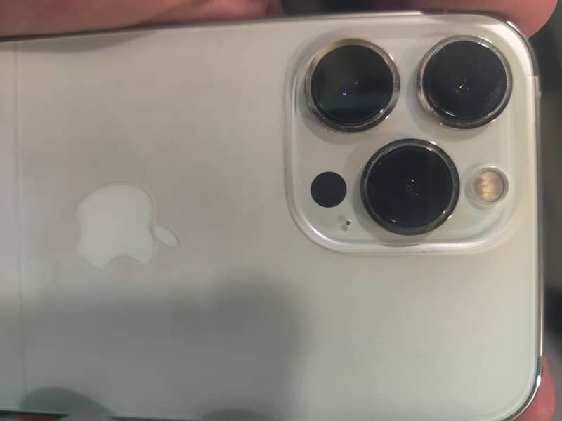 Apple iPhone 13 Pro 2