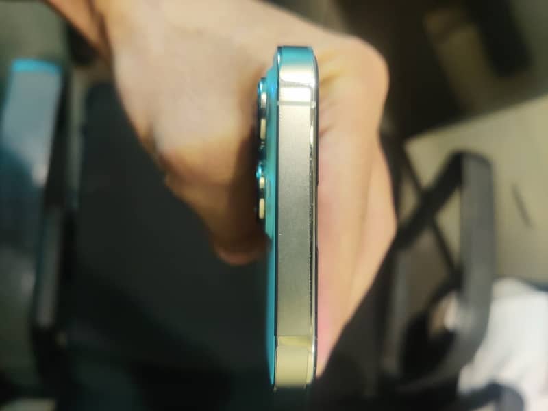 Apple iPhone 13 Pro 4