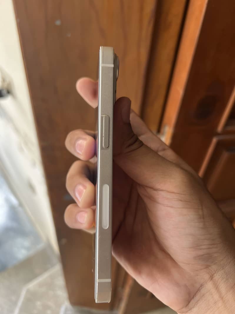 Apple iPhone 14 3
