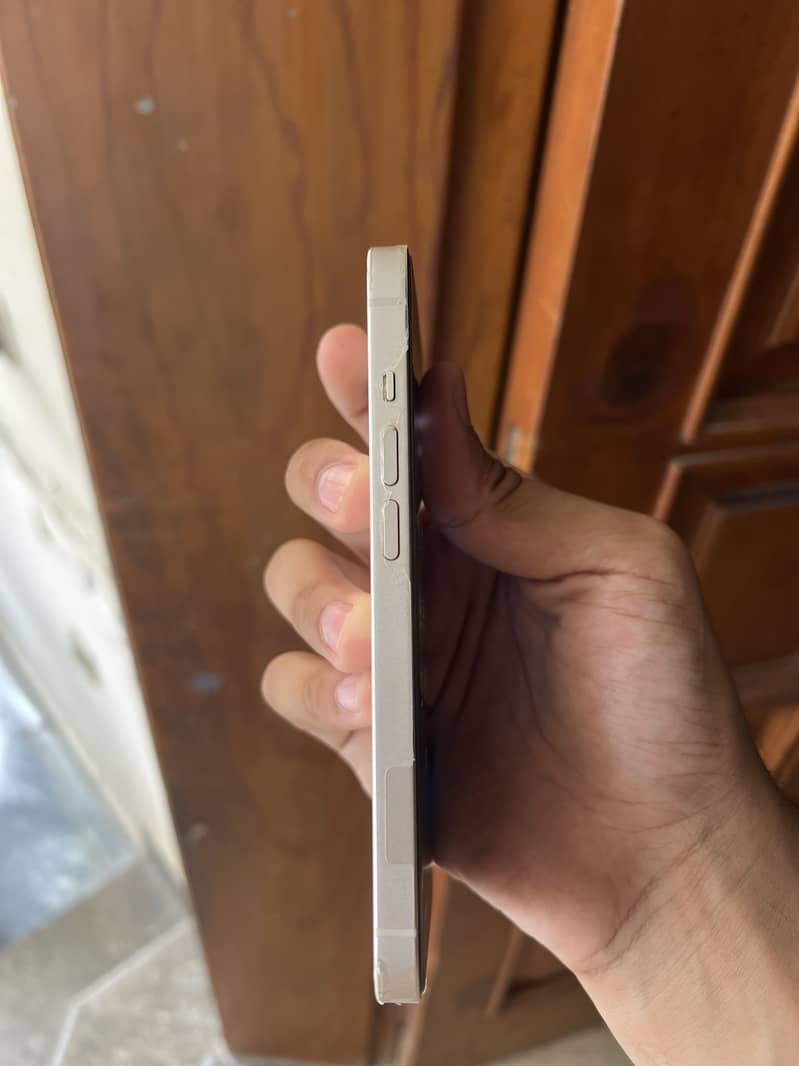 Apple iPhone 14 4