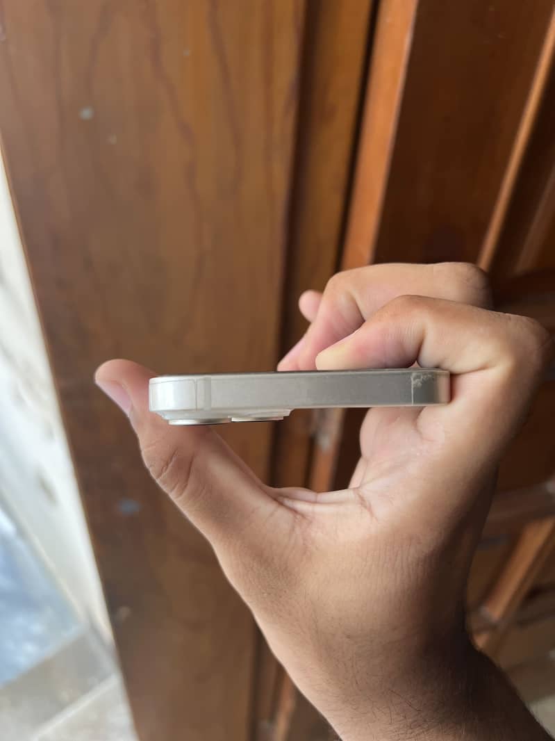 Apple iPhone 14 5