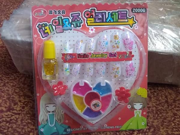 Nail Art with Makeup for Girls