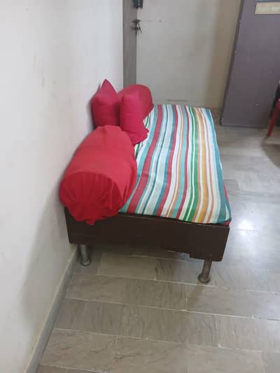 High Quality  Wooden Settee and Foam