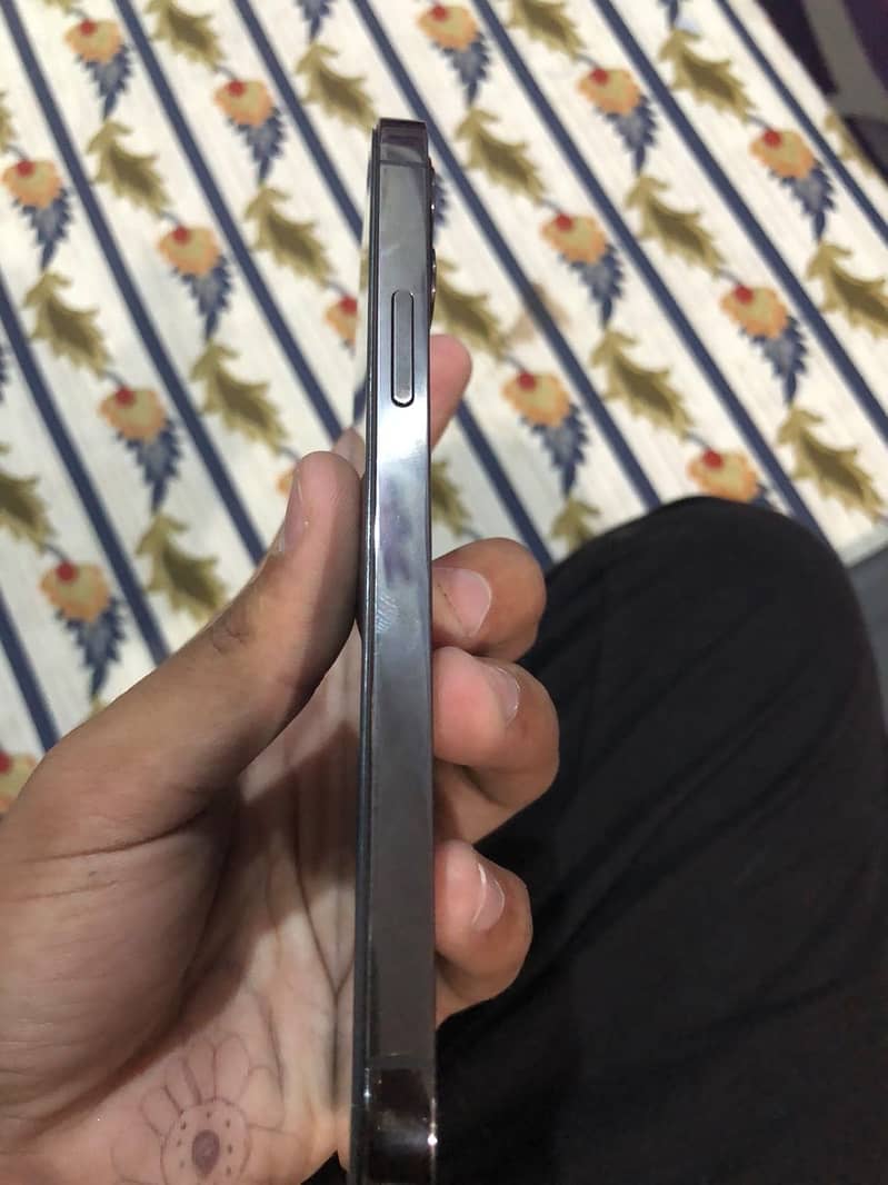 Apple iPhone 12 Pro 1