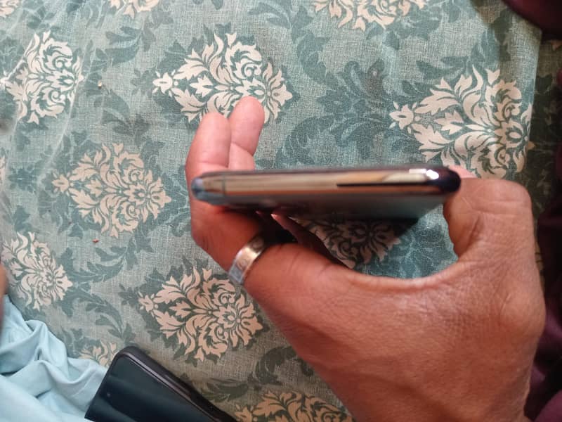 Apple iPhone 11 Pro Max 3