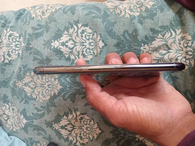 Apple iPhone 11 Pro Max 5