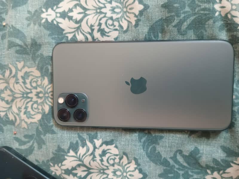 Apple iPhone 11 Pro Max 7