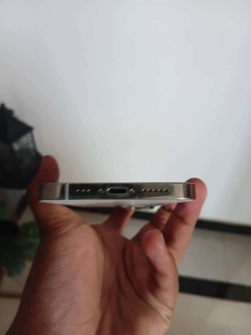 iphone 12 pro 4