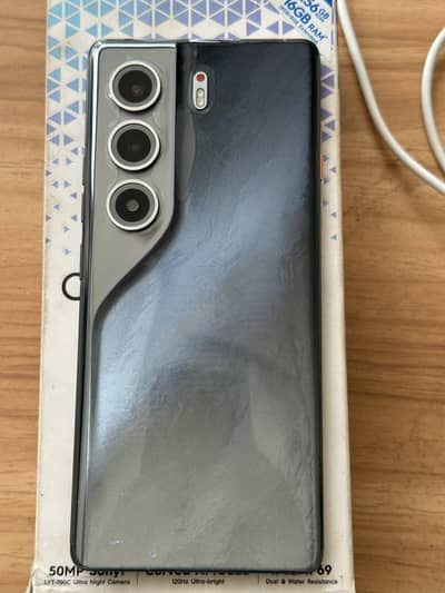 Tecno CAMON 40 Pro