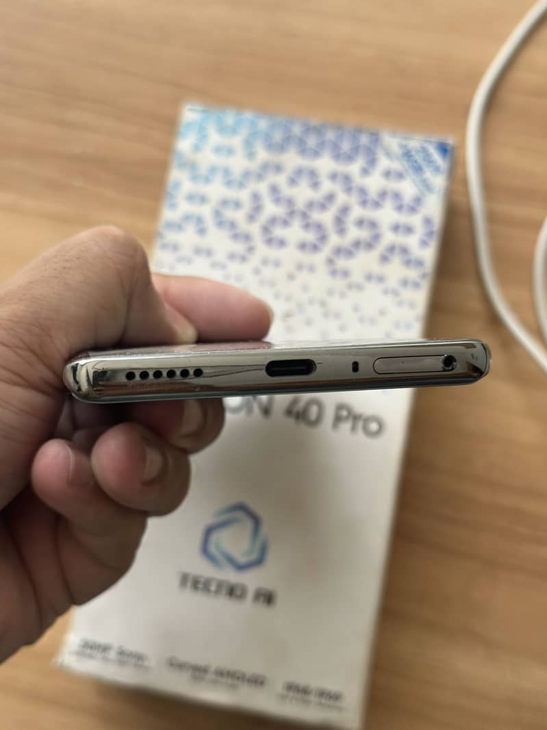 Tecno CAMON 40 Pro 3