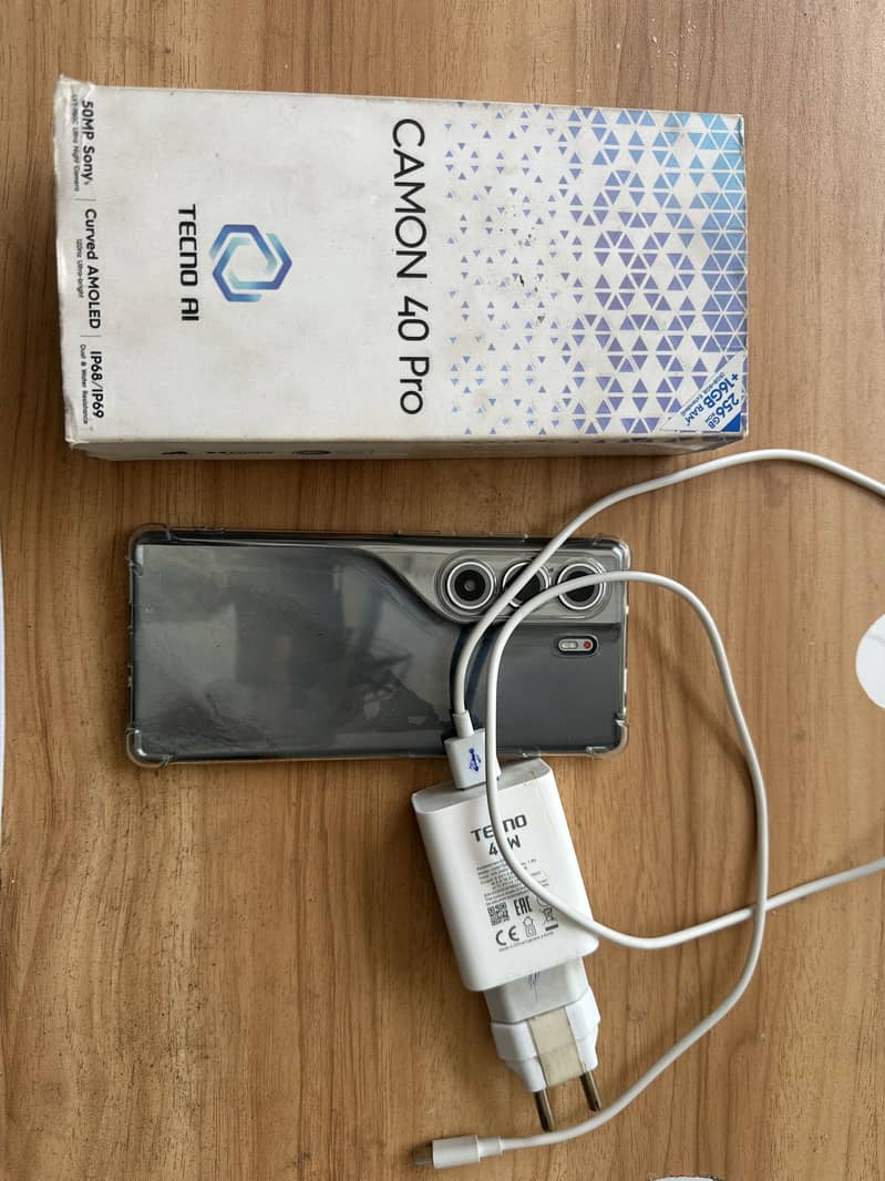Tecno CAMON 40 Pro 7