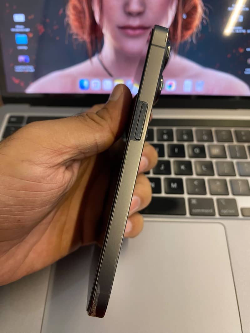 Apple iPhone 13 Pro 4