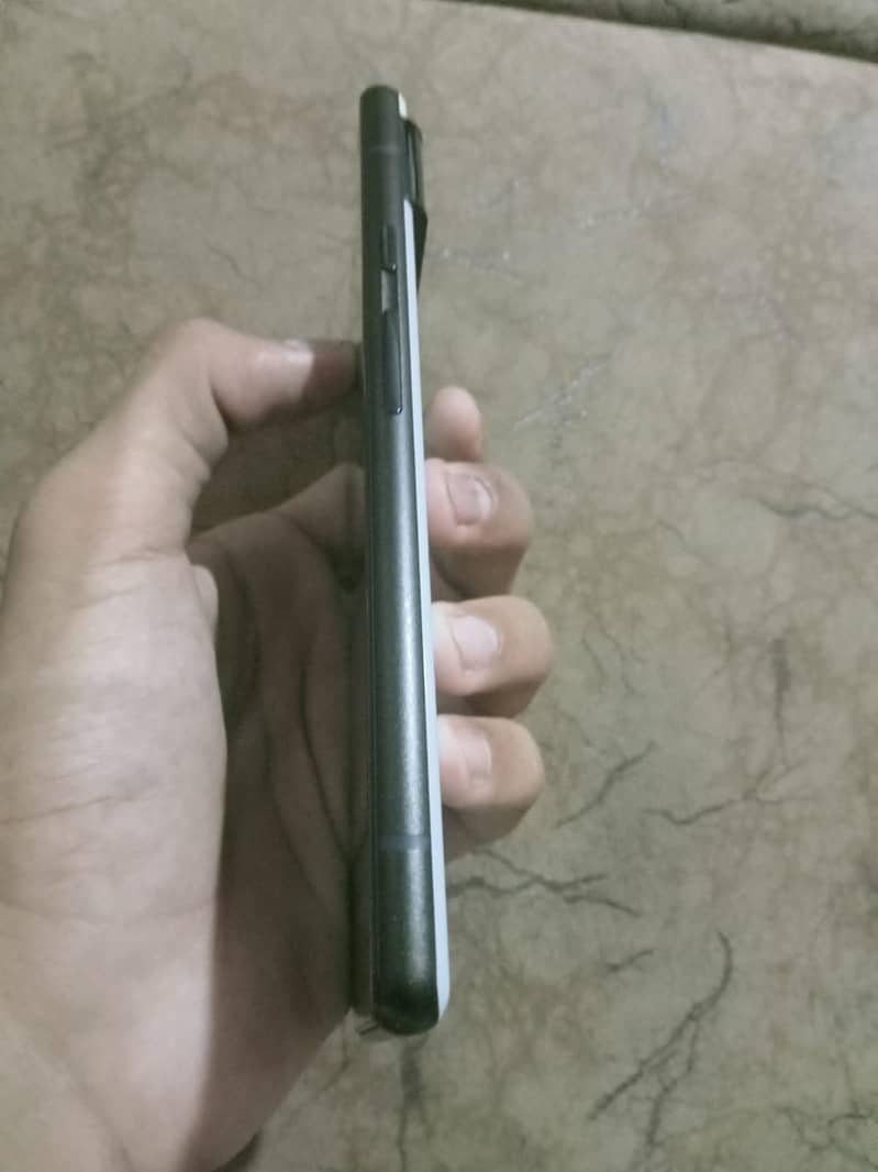Google Pixel 6 4