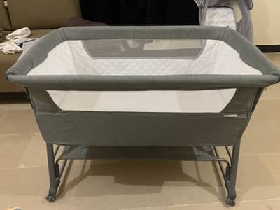 Juniors baby bassinet