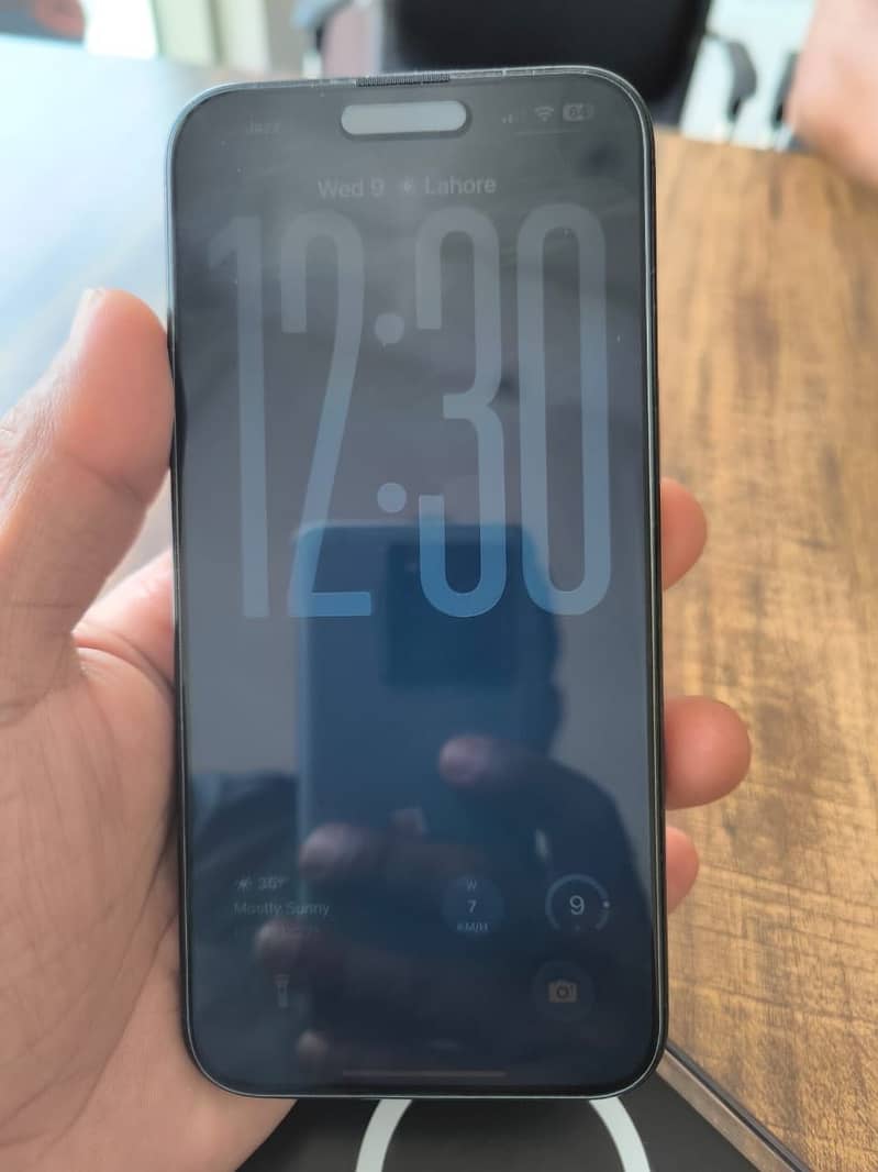 Apple iPhone 15 Pro Max 4