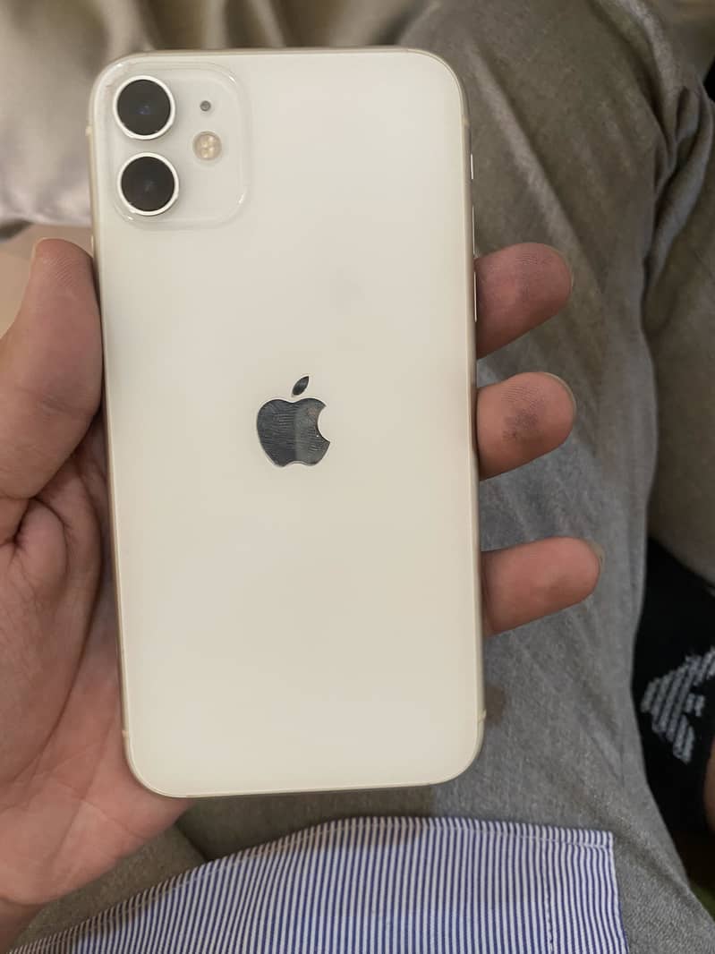 Apple iPhone 11 4