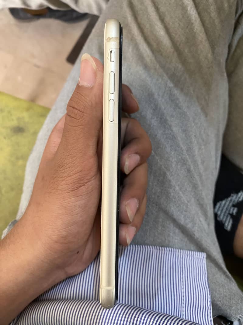 Apple iPhone 11 5
