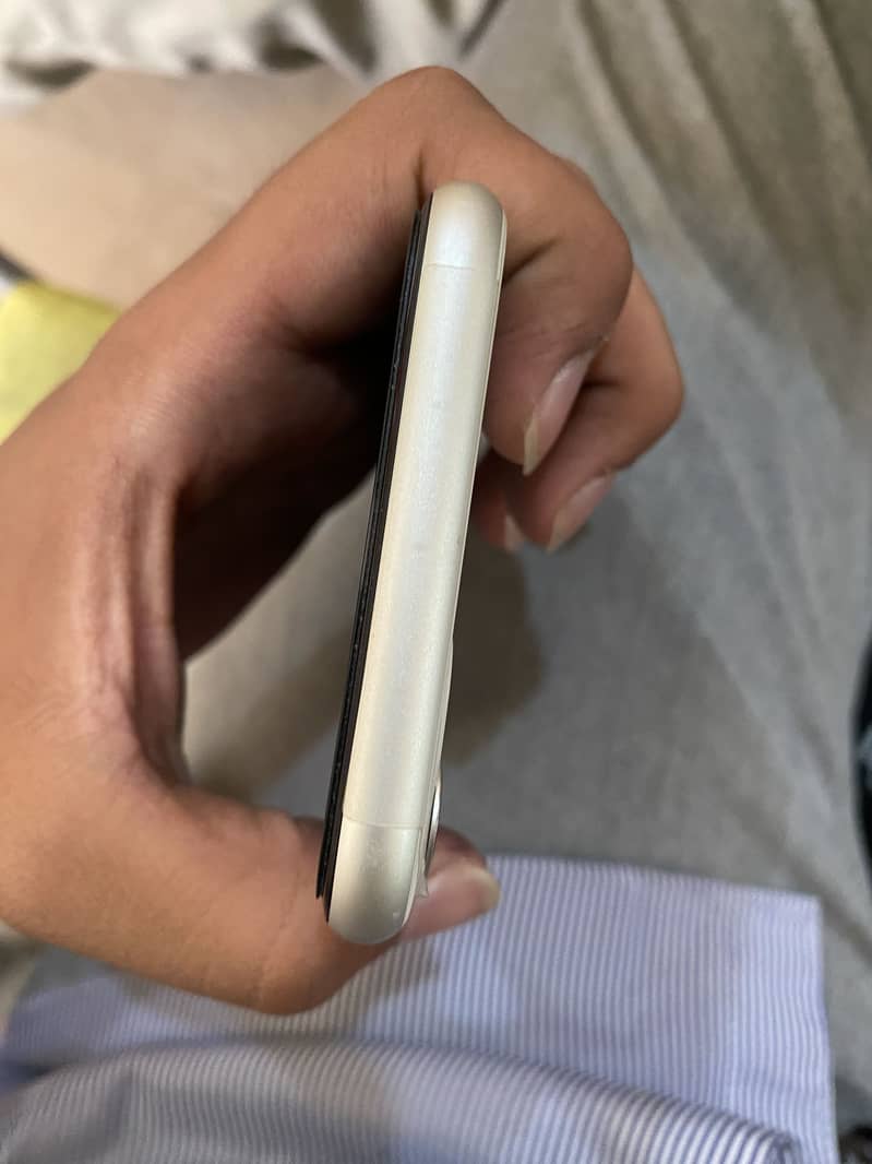 Apple iPhone 11 6