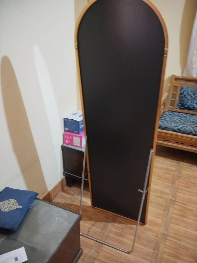 mirtor 1