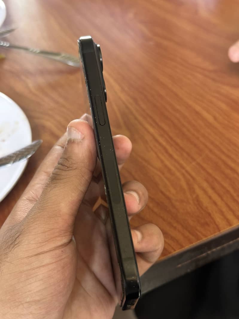 Apple iPhone 15 6