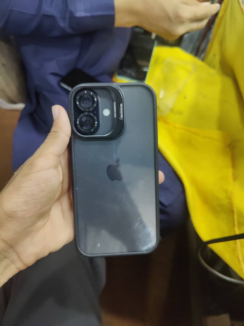 Apple iPhone 16 7