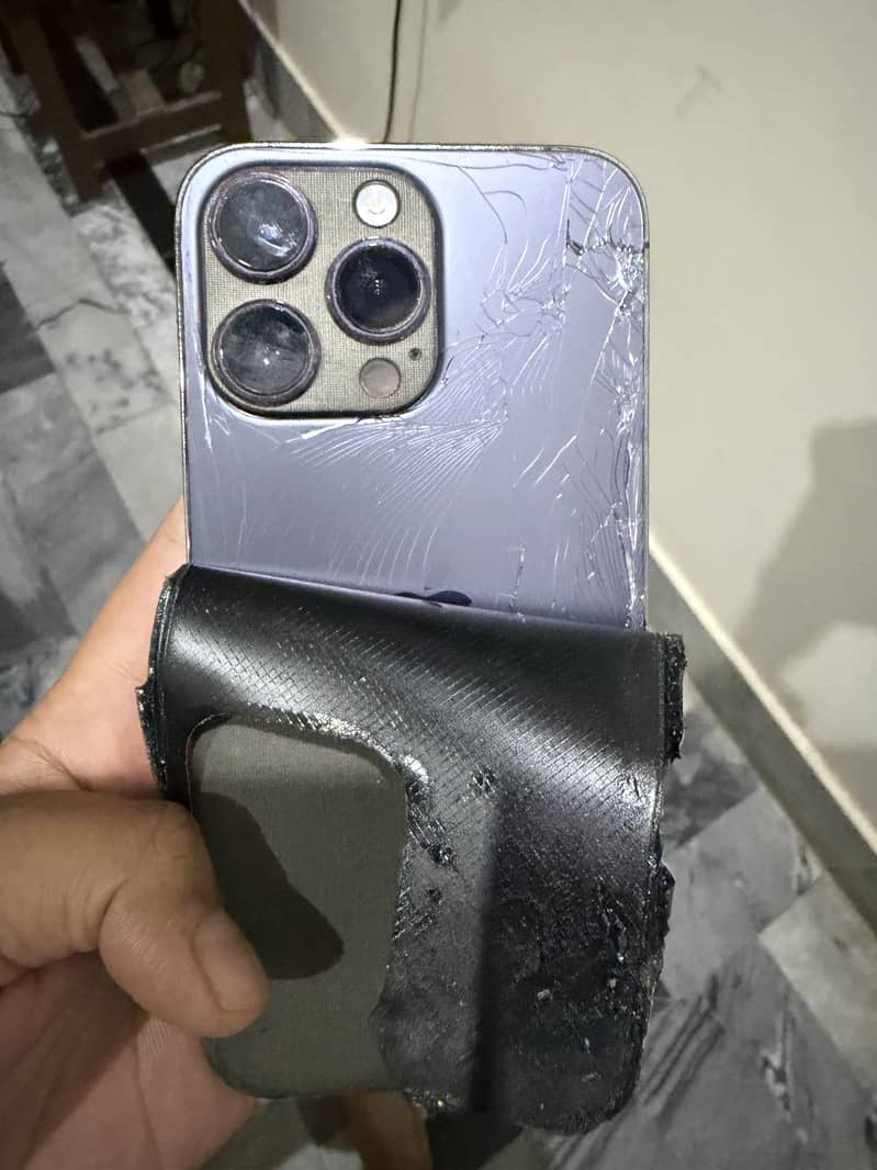 Apple iPhone 14 Pro Max 1